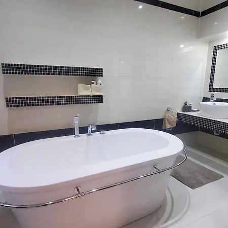 Julie شقة لوكيت