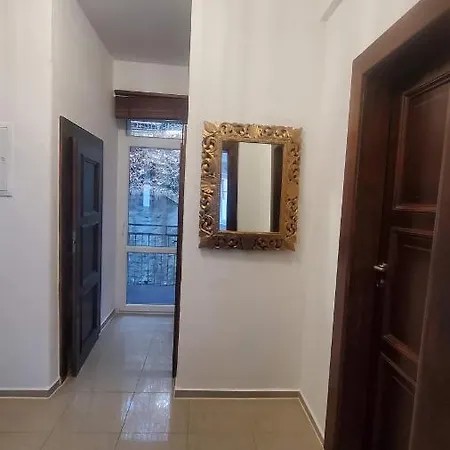 Julie Apartmán *